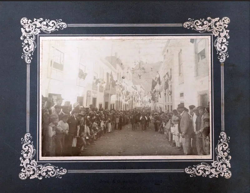 Sortijas en la Calle A. Pérez de Brito